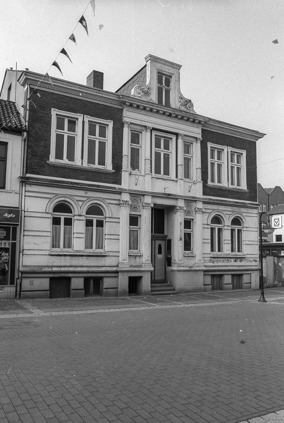 1987