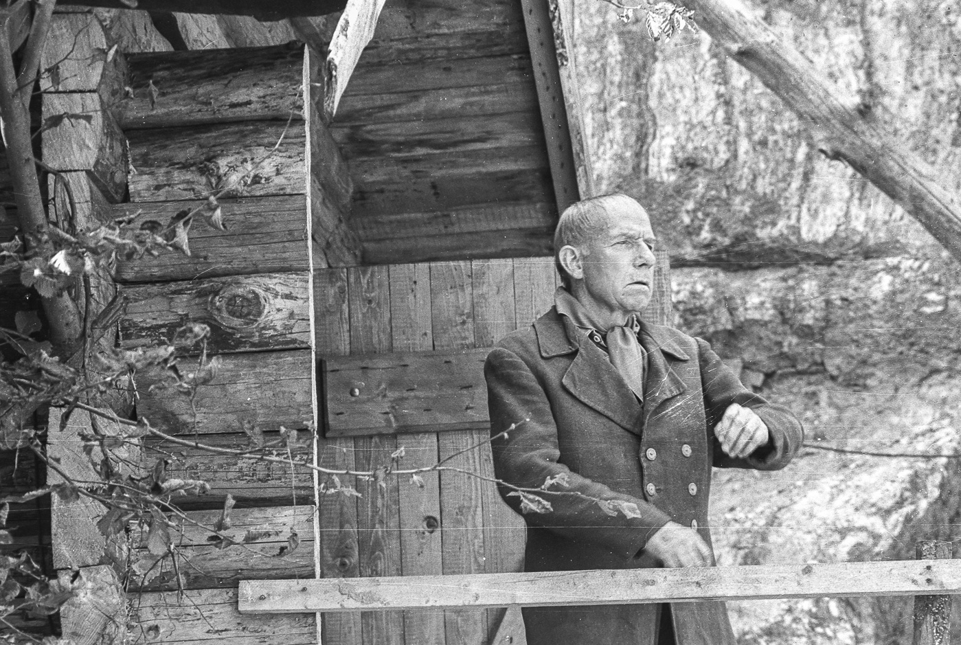 Gunther Schüler als Wilkins, ein Farmer