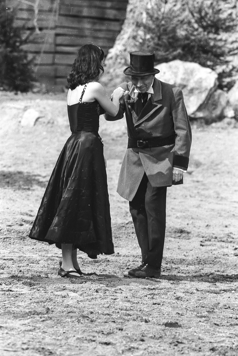 Xandra Troullier als Lola Diego, Gunter Schüler als Doc Holiday