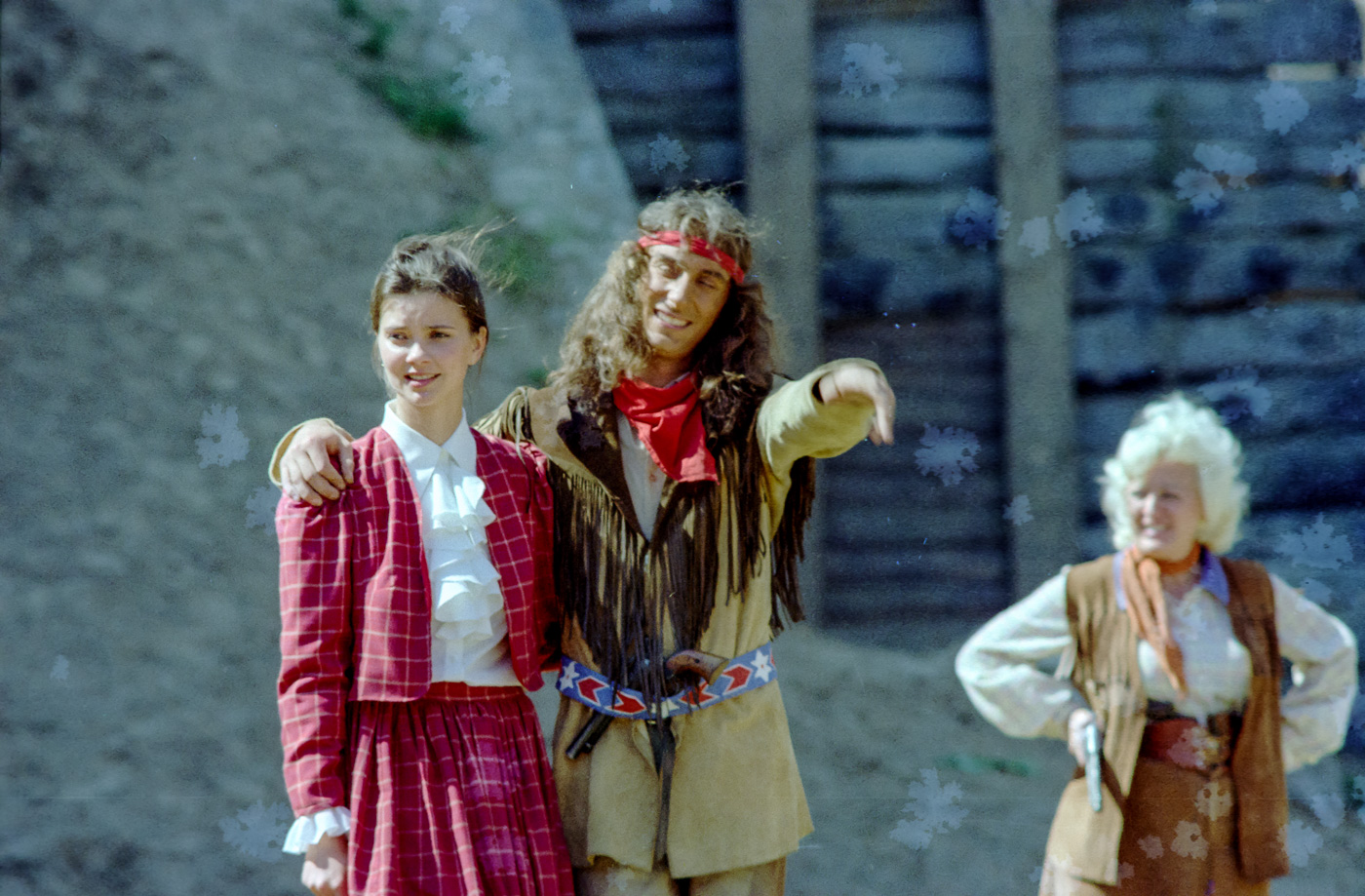 v.l.: Anja Hansen als Marie, Sven Blum als Schi-Sho