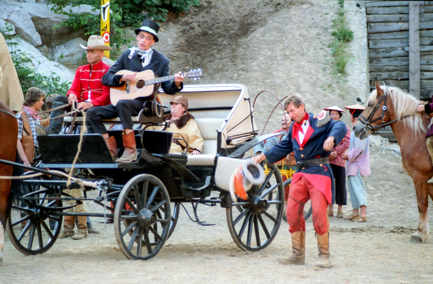 Hans-Joachim Klein als The Musicman, <br />In der Kutsche: Eberhard Cohrs, Klaus Münster