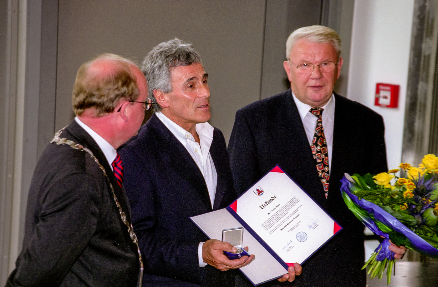 Gojko Mitić - Verleihung der Heinrich-Rantzau-Medaille zur Würdigung von besonderen Verdiensten um die Stadt Bad Segeberg