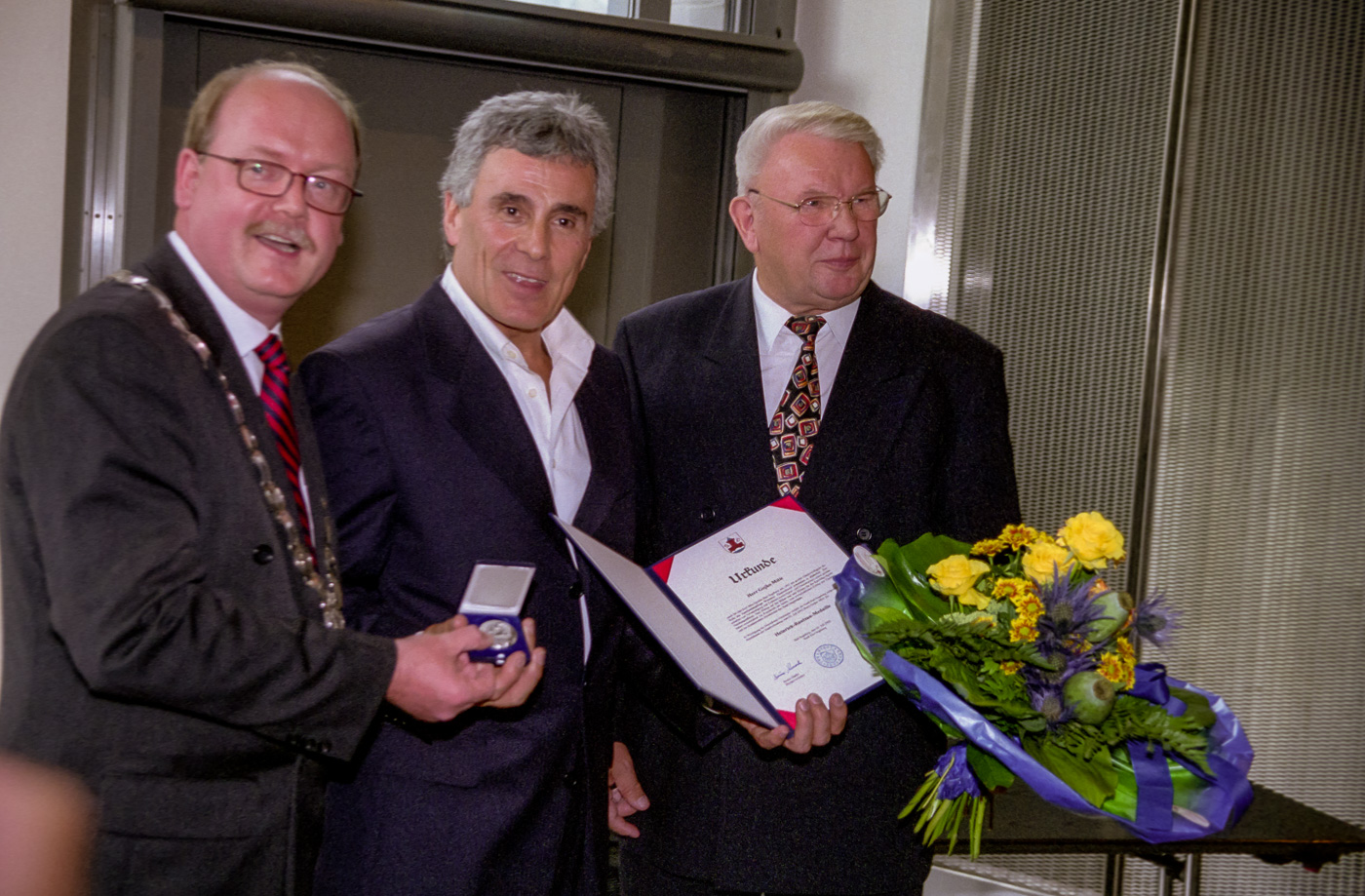 Gojko Mitić - Verleihung der Heinrich-Rantzau-Medaille zur Würdigung von besonderen Verdiensten um die Stadt Bad Segeberg
