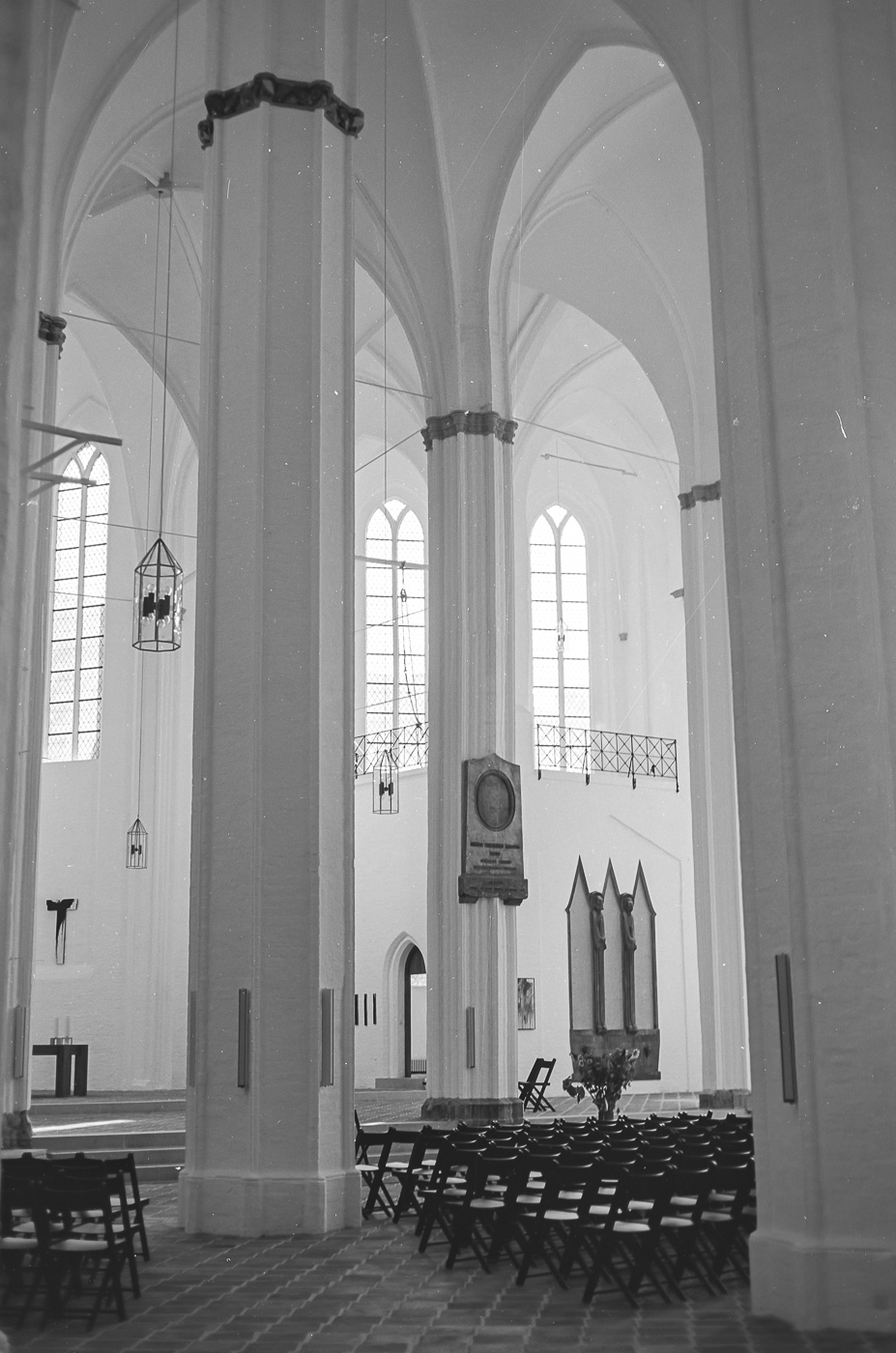 Im Zweiten Weltkrieg erlitt sie starke Schäden und wurde erst 1987 vollständig restauriert. Da die Ausstattung nicht wiederhergestellt werden konnte, finden nur besondere Gottesdienste in der Kirche statt.