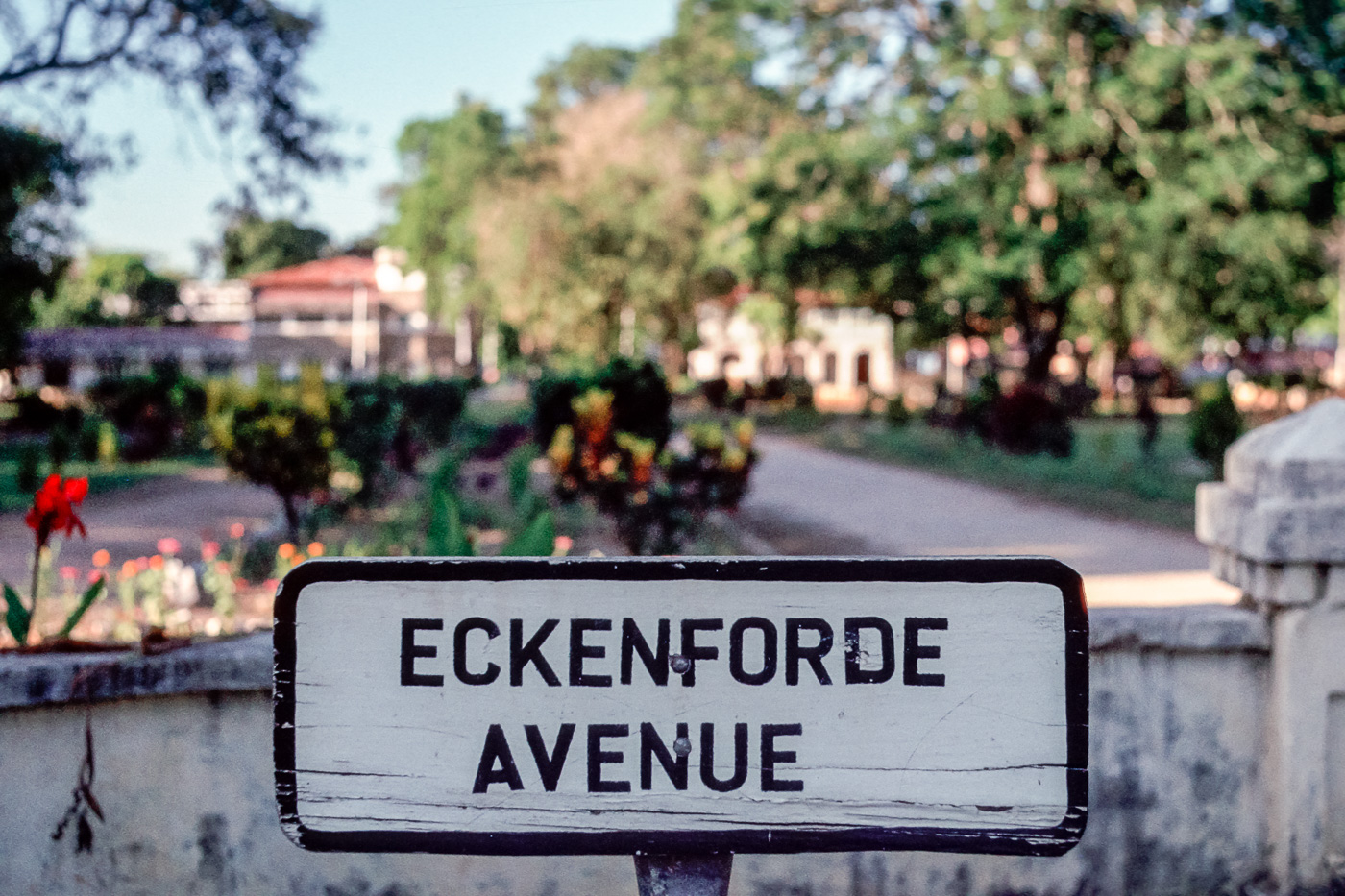 Seit 1963 ist Eckernförde Patenstadt Tangas. Eine Straße in Tanga trägt den Namen Eckernforde Avenue.