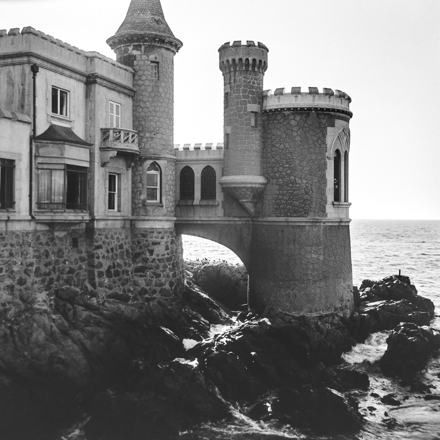 Valparaiso - Castillo Wulff in Viña Del Mar oder Fischschloss am Ufer des Pazifik.